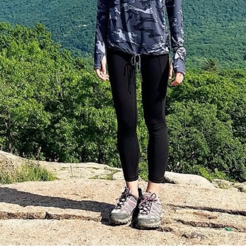 Lululemon | Black Athletic Leggings - 2 side pockets